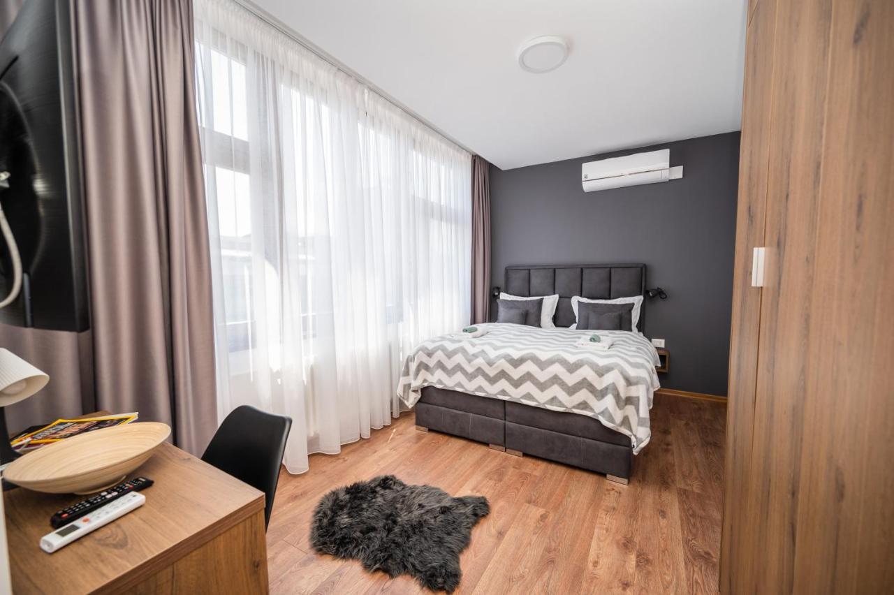 Modern And Bright Apartments - Main Street SJJ Extérieur photo